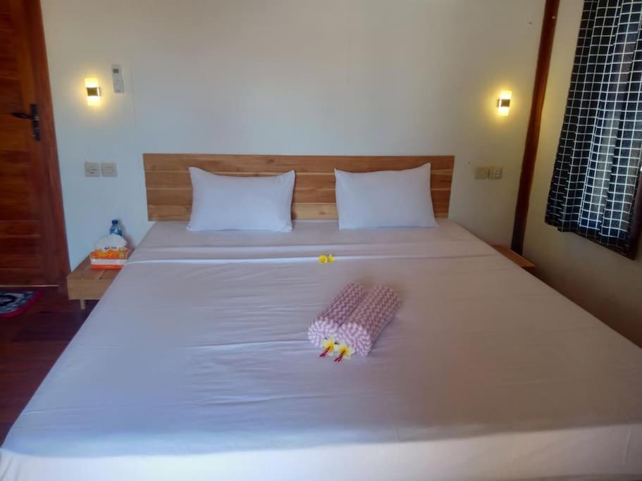 Umah Kayu 2-Menjangan Homestay บันยูเวดัง ภายนอก รูปภาพ