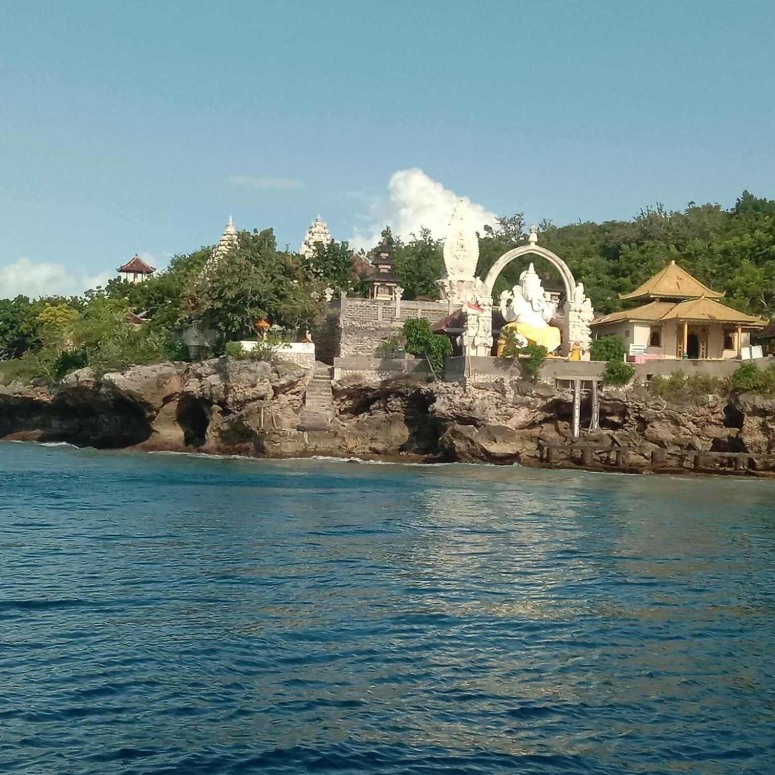Umah Kayu 2-Menjangan Homestay บันยูเวดัง ภายนอก รูปภาพ